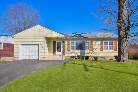 Photo of 1322 Lakeview Street, Johnsburg, IL 60051 (MLS # 12576854)