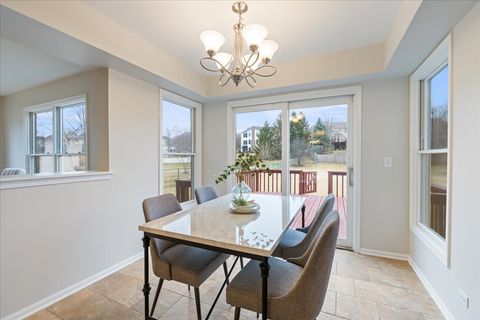 Tiny photo for 1294 HUNTERS RIDGE EAST Rdg, Hoffman Estates, IL 60192 (MLS # 12586021)