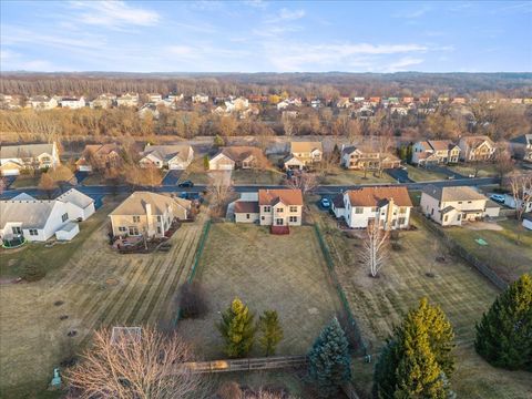 Tiny photo for 1294 HUNTERS RIDGE EAST Rdg, Hoffman Estates, IL 60192 (MLS # 12586021)