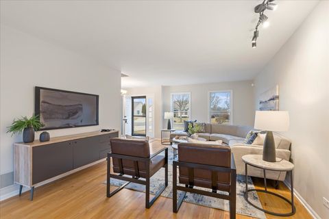 Tiny photo for 1294 HUNTERS RIDGE EAST Rdg, Hoffman Estates, IL 60192 (MLS # 12586021)