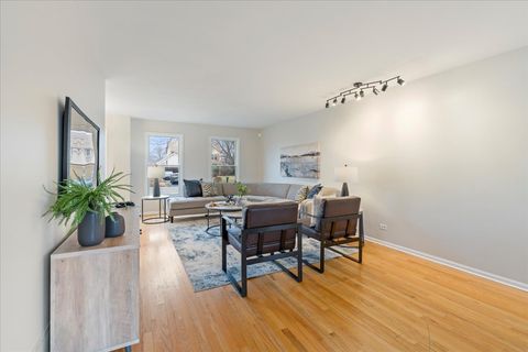 Tiny photo for 1294 HUNTERS RIDGE EAST Rdg, Hoffman Estates, IL 60192 (MLS # 12586021)