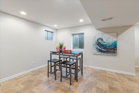 Tiny photo for 1294 HUNTERS RIDGE EAST Rdg, Hoffman Estates, IL 60192 (MLS # 12586021)