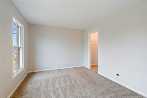 Tiny photo for 1294 HUNTERS RIDGE EAST Rdg, Hoffman Estates, IL 60192 (MLS # 12586021)