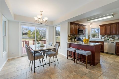 Tiny photo for 1294 HUNTERS RIDGE EAST Rdg, Hoffman Estates, IL 60192 (MLS # 12586021)