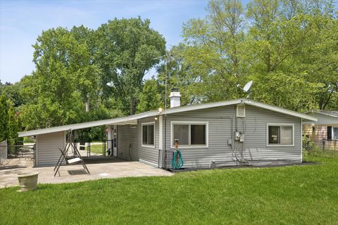 Tiny photo for 2606 Forestwood Drive, McHenry, IL 60051 (MLS # 12669208)
