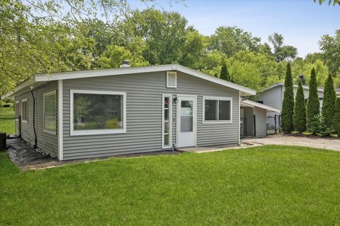 Tiny photo for 2606 Forestwood Drive, McHenry, IL 60051 (MLS # 12669208)
