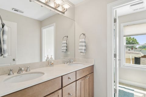 Tiny photo for 103 S Donald Avenue, Arlington Heights, IL 60004 (MLS # 12692899)