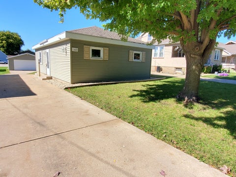 Photo of 1445 Tonti Street, LaSalle, IL 61301 (MLS # 12777485)