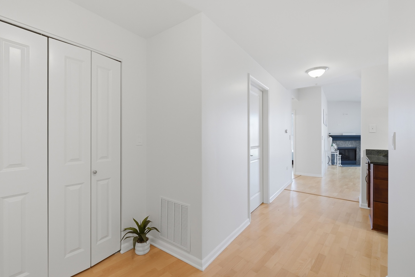 1228 EMERSON Street 304