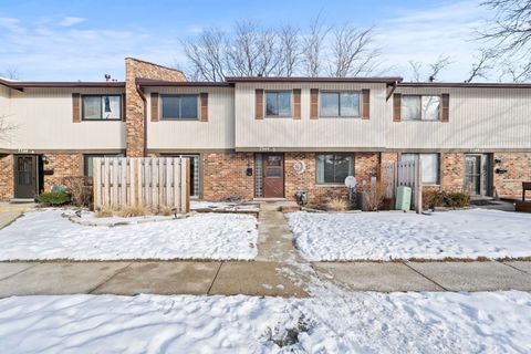 Photo of 7344 Country Creek Way #3, Downers Grove, IL 60516 (MLS # 12554452)
