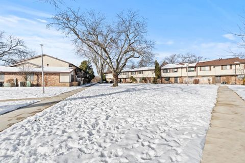 Tiny photo for 7344 Country Creek Way #3, Downers Grove, IL 60516 (MLS # 12554452)