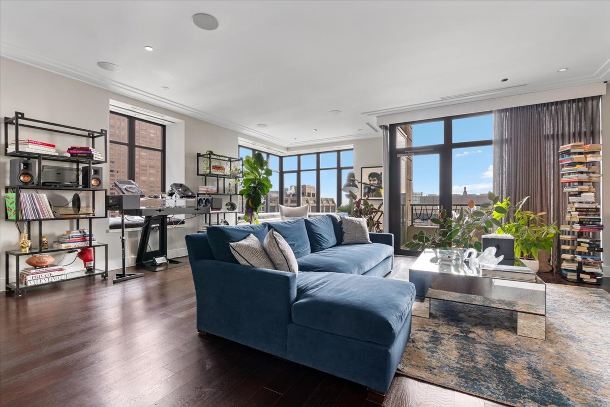 118 E Erie Street 35G