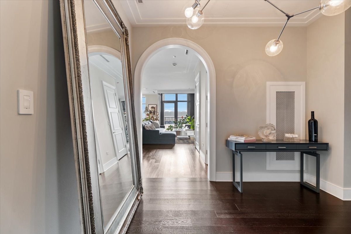 118 E Erie Street 35G