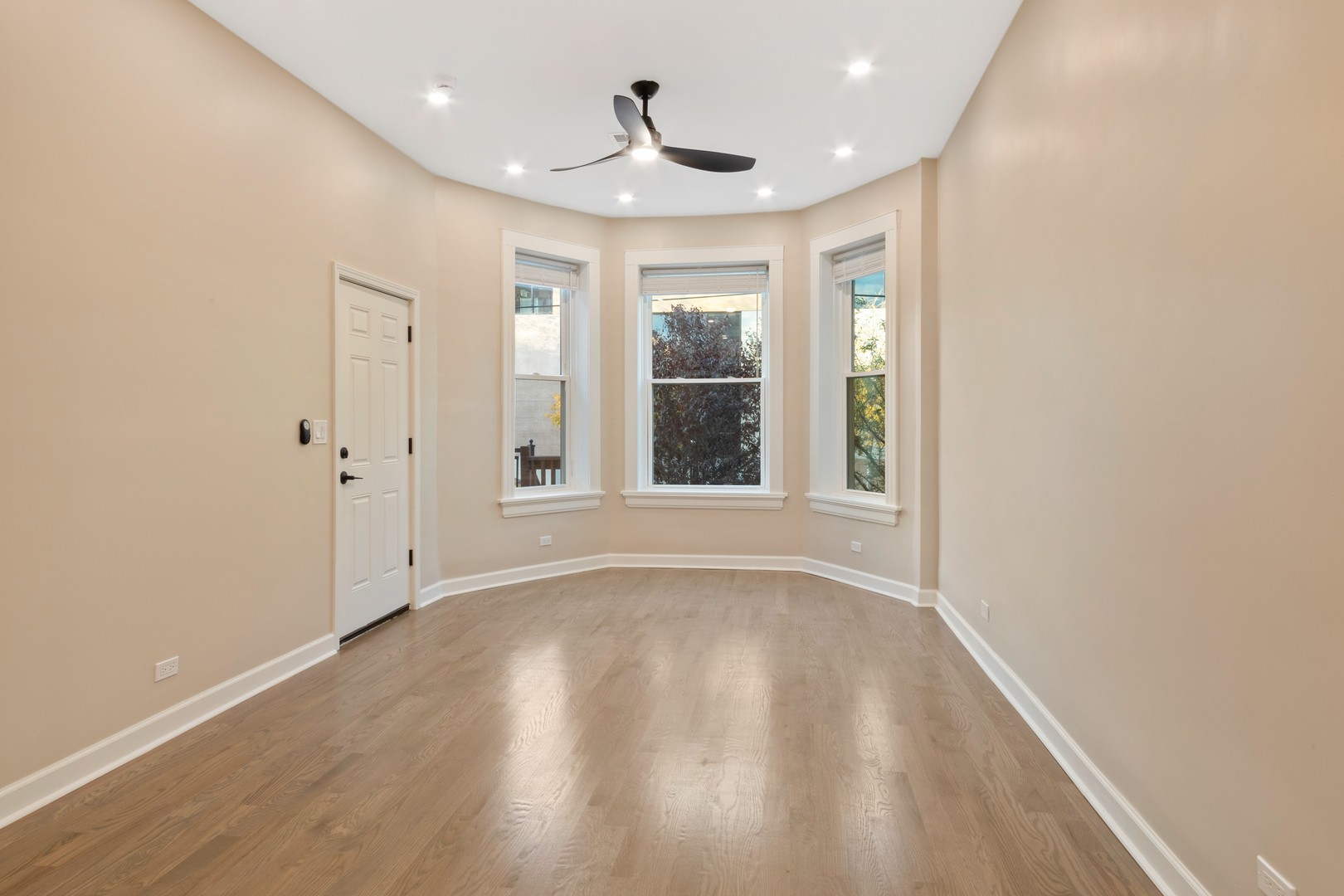 2653 W Hirsch Street 1