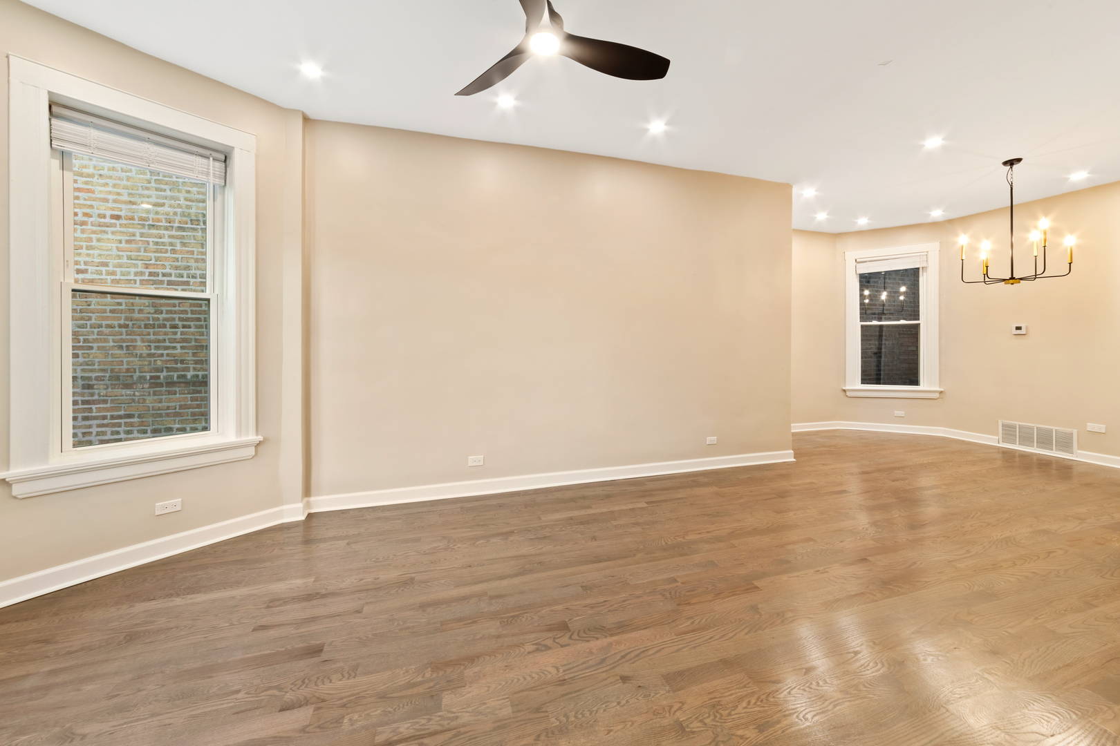 2653 W Hirsch Street 1