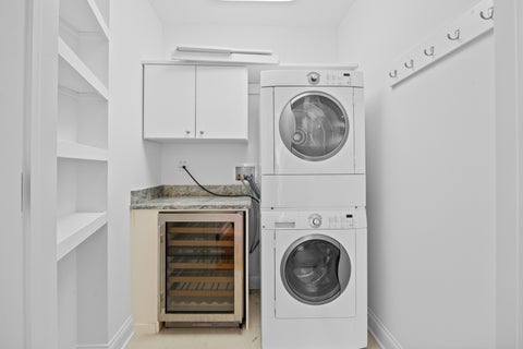 Tiny photo for 10 E Delaware Place #29E, Chicago, IL 60611 (MLS # 12721327)