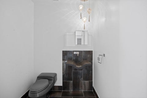 Tiny photo for 10 E Delaware Place #29E, Chicago, IL 60611 (MLS # 12721327)