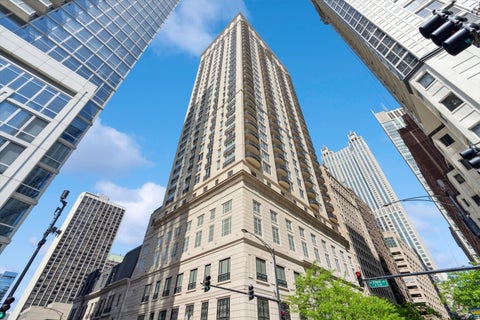 Photo of 10 E Delaware Place #29E, Chicago, IL 60611 (MLS # 12721327)