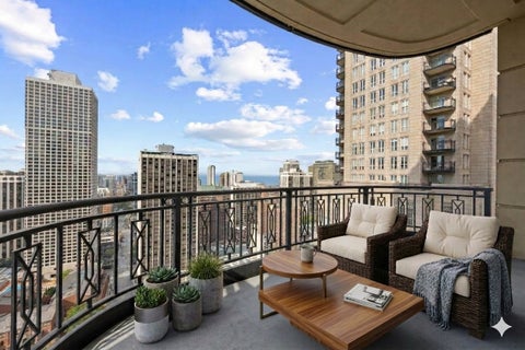Tiny photo for 10 E Delaware Place #29E, Chicago, IL 60611 (MLS # 12721327)