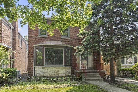 6627 N Francisco Avenue Chicago IL 60645