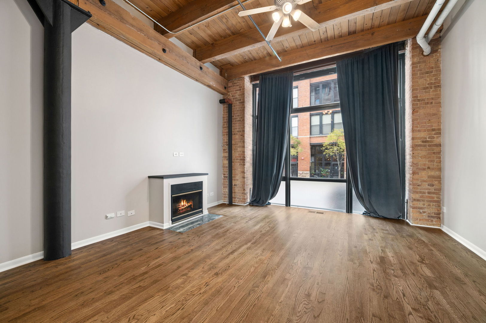 701 W Jackson Boulevard 102