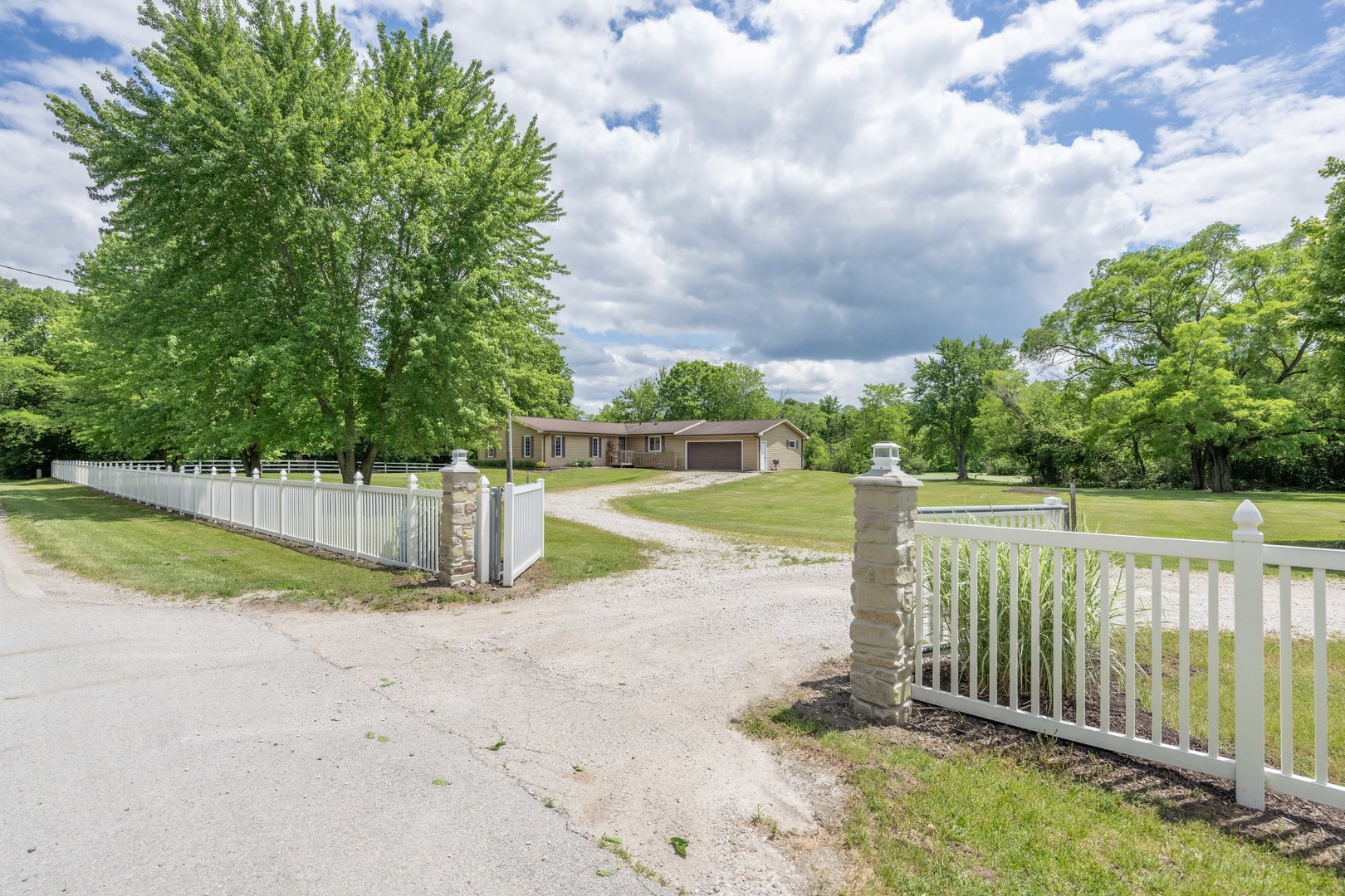 4345 Dellos Road