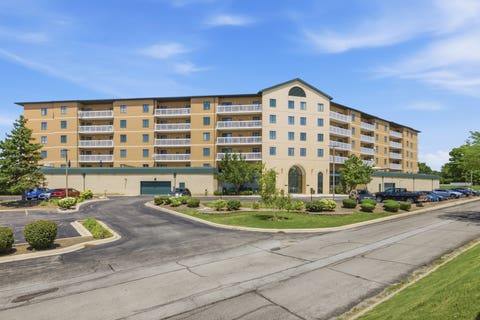 Tiny photo for 1500 S Ardmore Avenue #611, Villa Park, IL 60181 (MLS # 12727115)