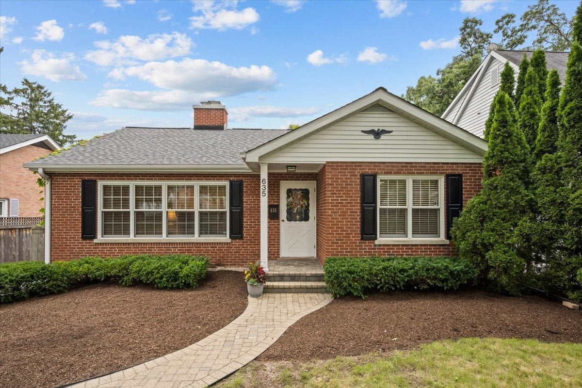 635 Northmoor Road