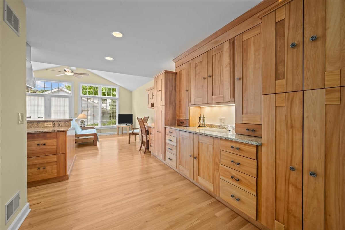 635 Northmoor Road