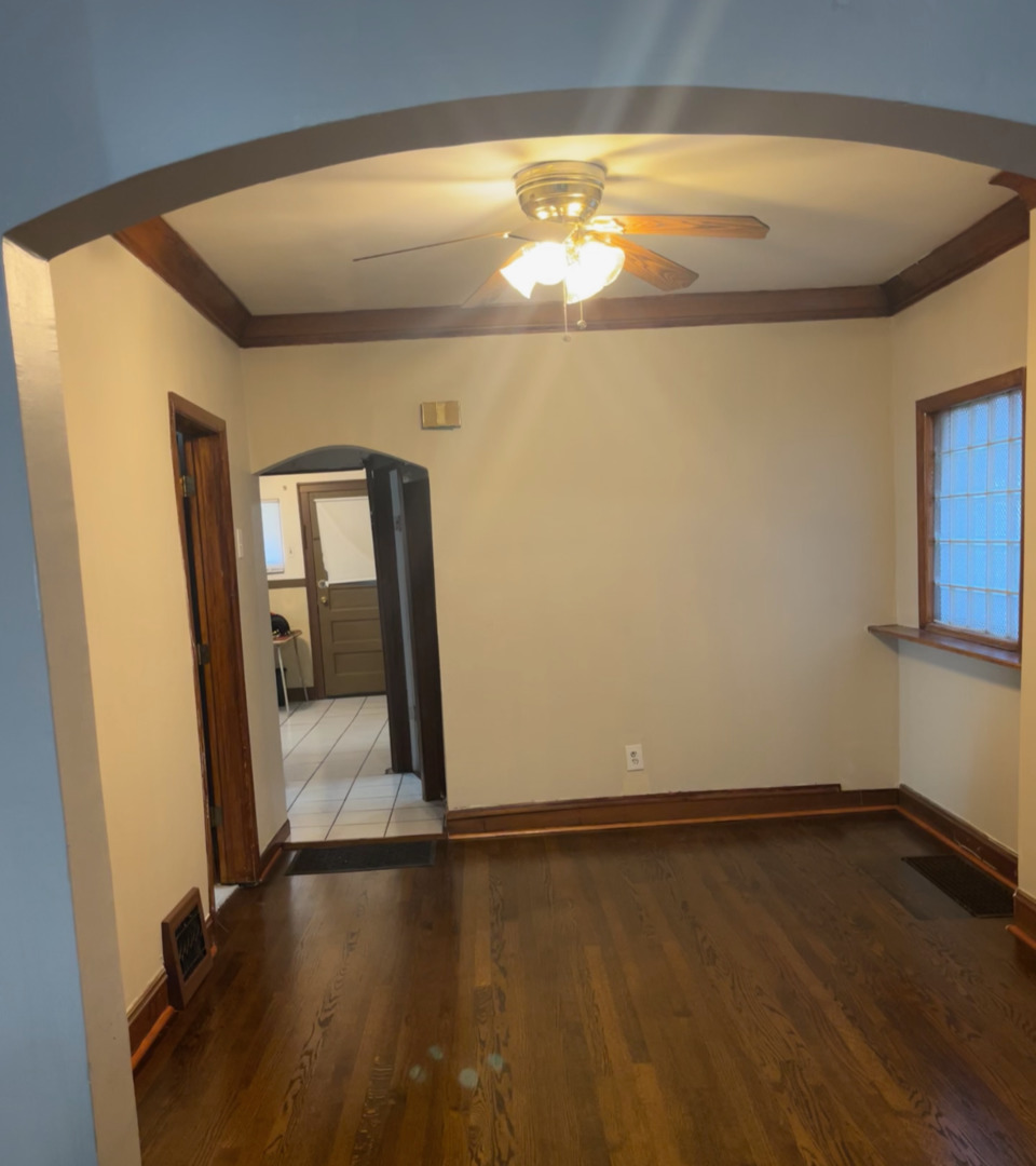 10427 S Avenue H Avenue