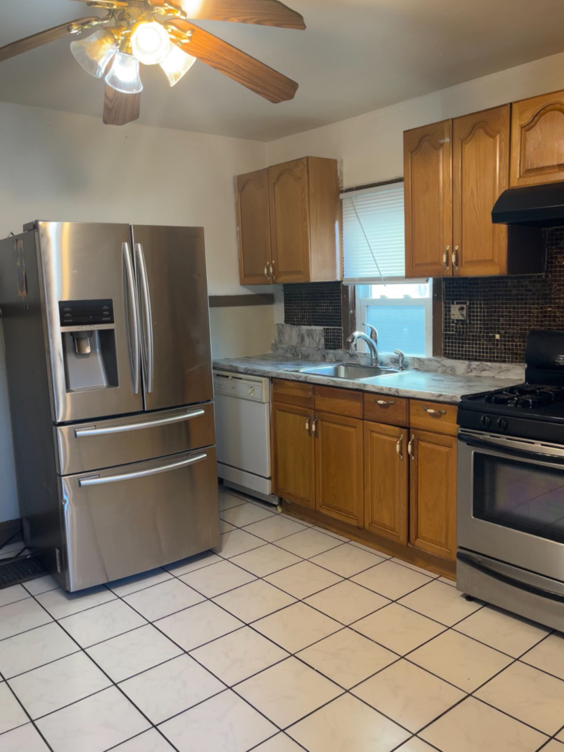 10427 S Avenue H Avenue