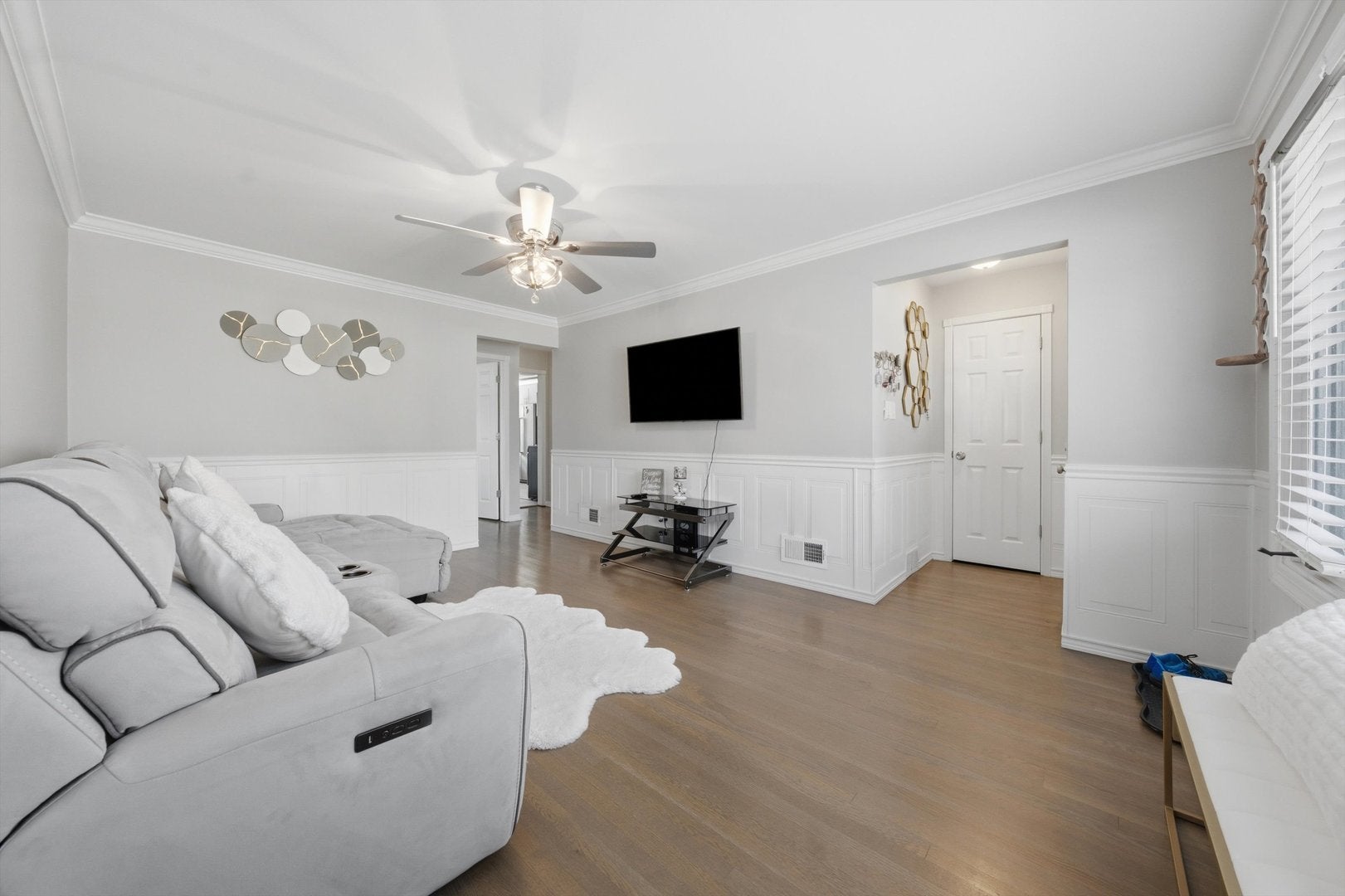 4205 W 82nd Place