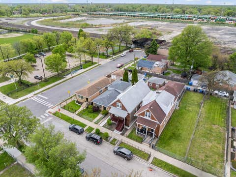 Tiny photo for 5652 S Shields Avenue, Chicago, IL 60621 (MLS # 12635070)