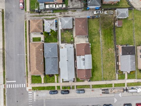 Tiny photo for 5652 S Shields Avenue, Chicago, IL 60621 (MLS # 12635070)