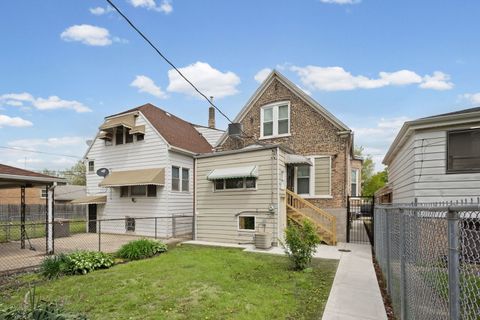 Tiny photo for 5652 S Shields Avenue, Chicago, IL 60621 (MLS # 12635070)