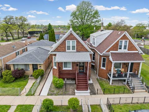 Tiny photo for 5652 S Shields Avenue, Chicago, IL 60621 (MLS # 12635070)