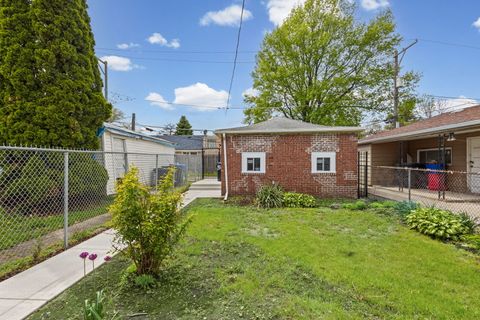 Tiny photo for 5652 S Shields Avenue, Chicago, IL 60621 (MLS # 12635070)