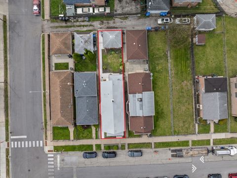 Tiny photo for 5652 S Shields Avenue, Chicago, IL 60621 (MLS # 12635070)