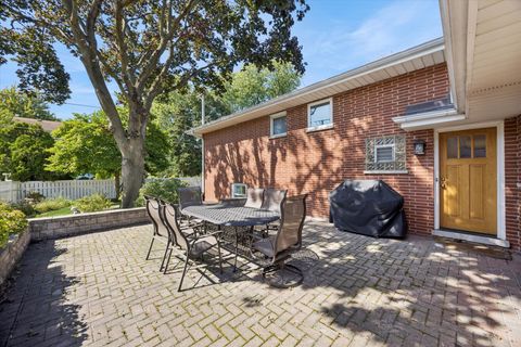 Tiny photo for 1140 S Stone Avenue, La Grange, IL 60525 (MLS # 12471637)