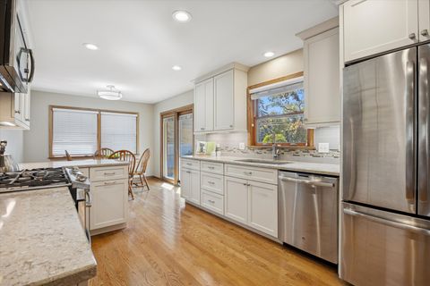 Tiny photo for 1140 S Stone Avenue, La Grange, IL 60525 (MLS # 12471637)