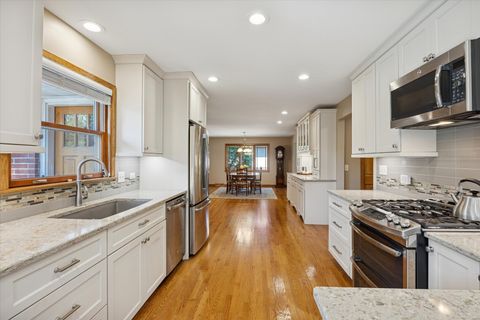 Tiny photo for 1140 S Stone Avenue, La Grange, IL 60525 (MLS # 12471637)