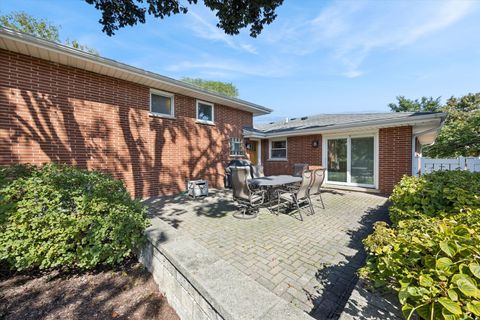 Tiny photo for 1140 S Stone Avenue, La Grange, IL 60525 (MLS # 12471637)