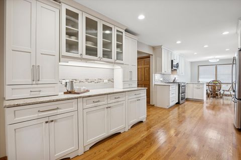 Tiny photo for 1140 S Stone Avenue, La Grange, IL 60525 (MLS # 12471637)