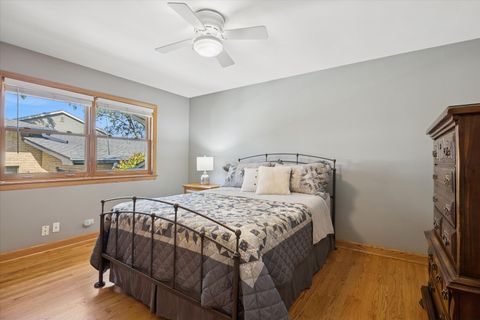 Tiny photo for 1140 S Stone Avenue, La Grange, IL 60525 (MLS # 12471637)