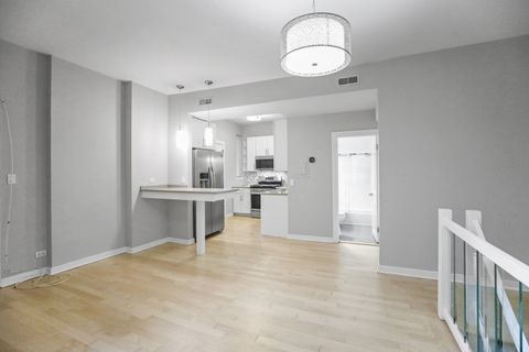 Tiny photo for 754 W CALIFORNIA Terrace #1, Chicago, IL 60657 (MLS # 12483746)