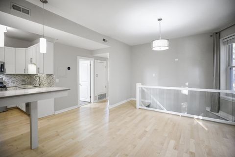 Tiny photo for 754 W CALIFORNIA Terrace #1, Chicago, IL 60657 (MLS # 12483746)