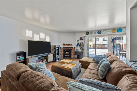 Tiny photo for 1052 Southbury Lane #B1, Wheeling, IL 60090 (MLS # 12556580)