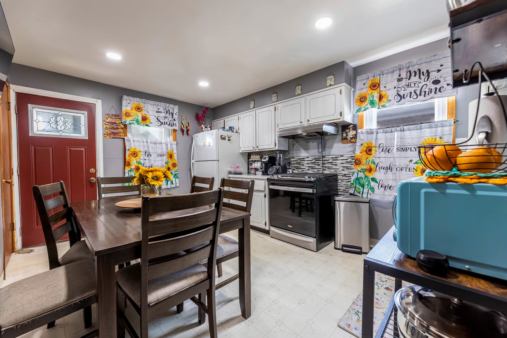 5633 W 64th Place