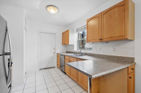 Tiny photo for 4917 N WOLCOTT Avenue #1A, Chicago, IL 60640 (MLS # 12586828)