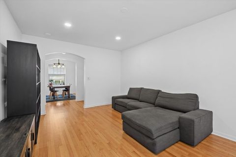 Tiny photo for 4917 N WOLCOTT Avenue #1A, Chicago, IL 60640 (MLS # 12586828)
